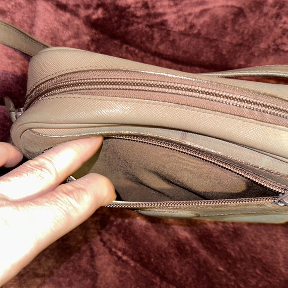 Burberry Crossbody used in new condition - Picture 6 of 12